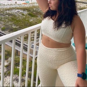 Mono B textured leggings